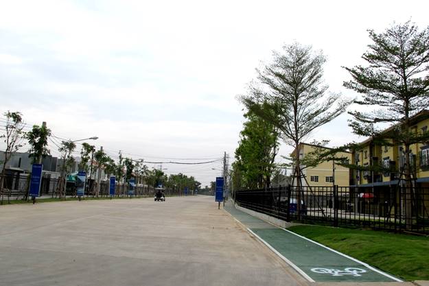 Golden Town On Nut Pattanakarn  